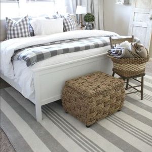 Meet your Posher, Tawney